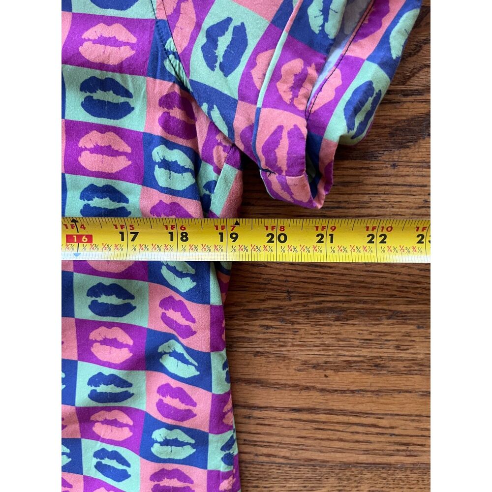 WILDFANG Pink Lip Pattern The Empower Button Up Shirt Top   Women's Size Small - Picture 8 of 9
